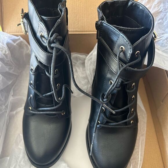 NIB Shoe Dazzle Dilly Block Heel Boottie - Picture 2 of 16